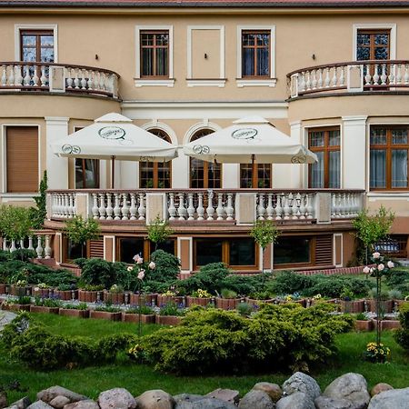 Palac Ogrodowa Tarnowskie Góry Extérieur photo