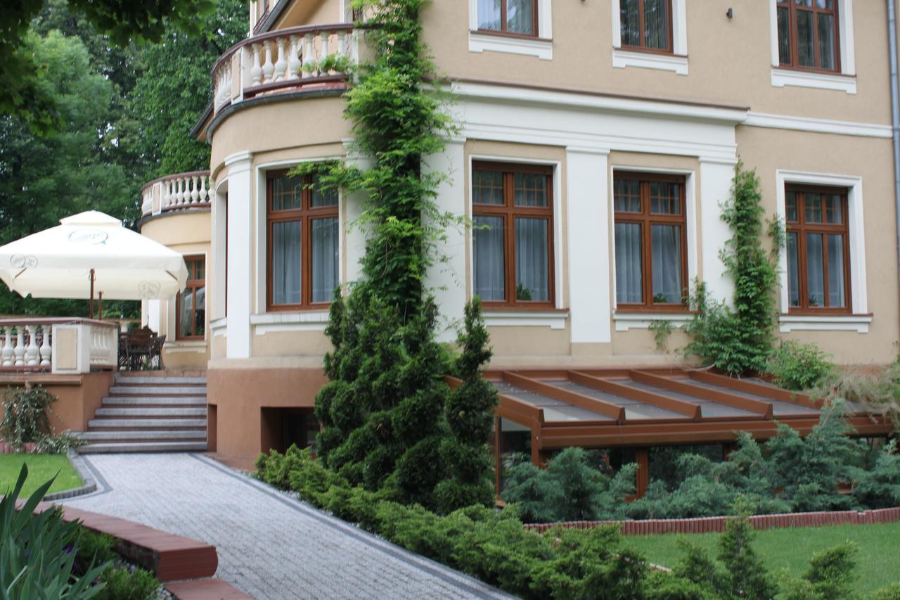 Palac Ogrodowa Tarnowskie Góry Extérieur photo