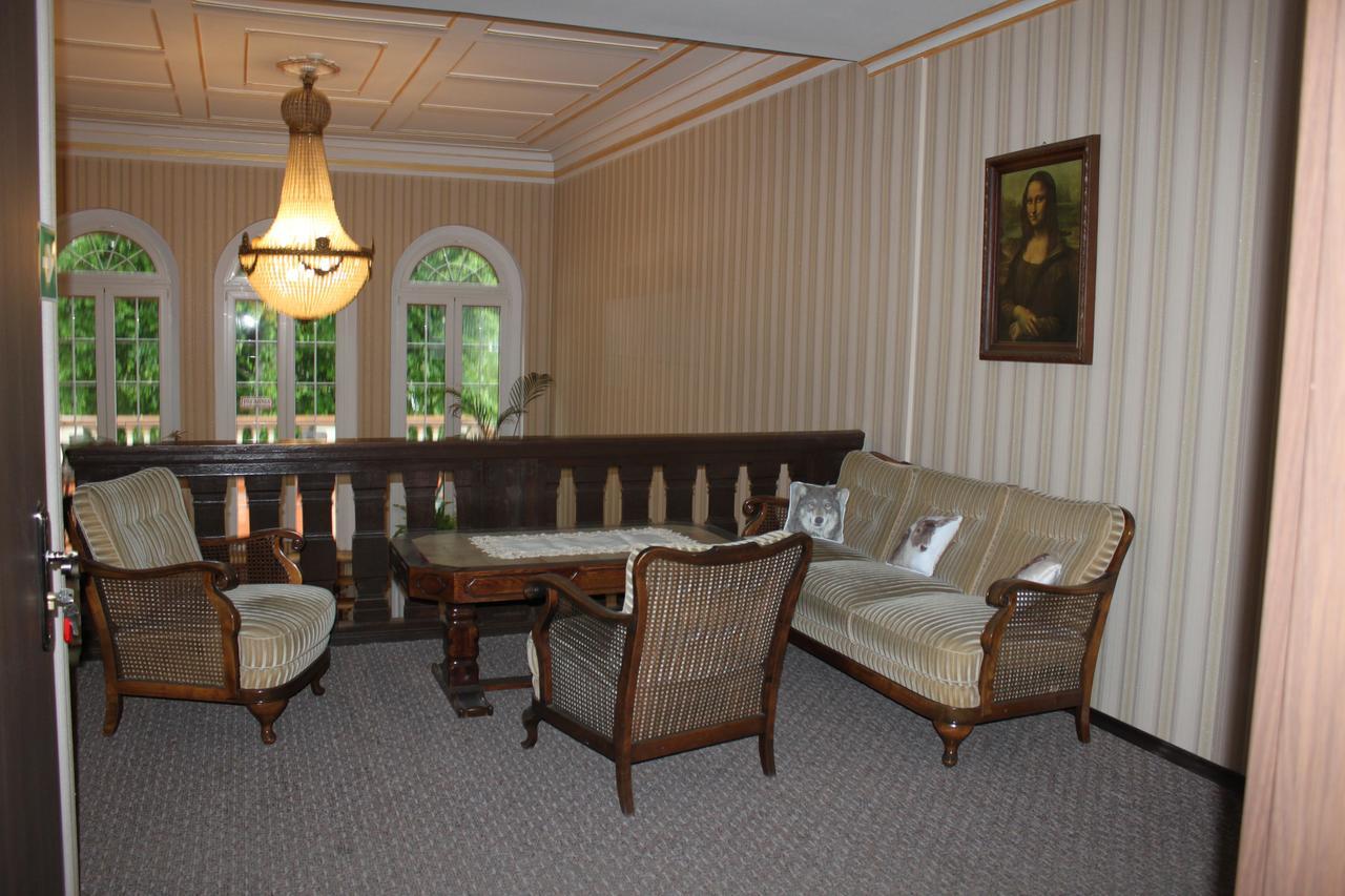 Palac Ogrodowa Tarnowskie Góry Extérieur photo