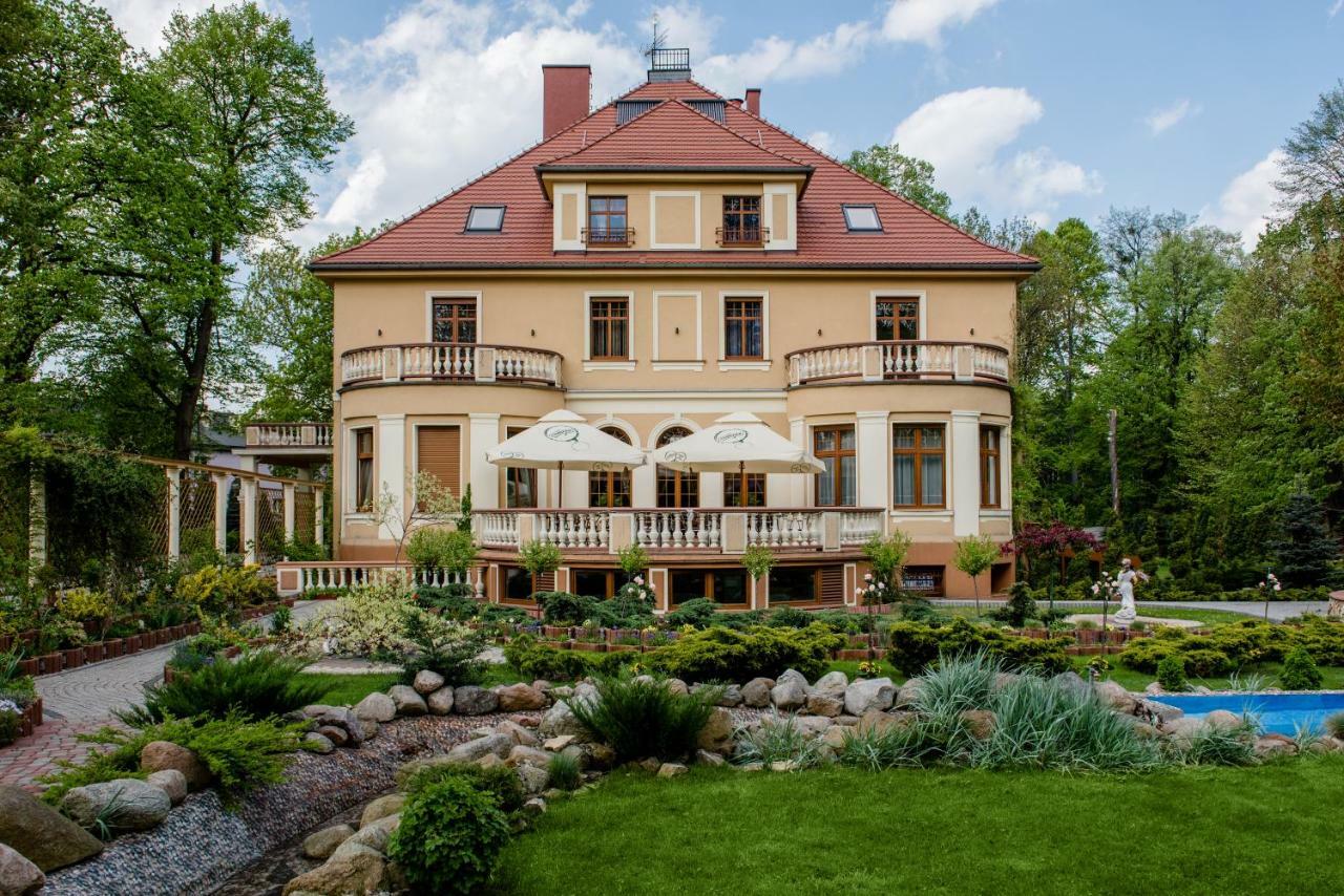 Palac Ogrodowa Tarnowskie Góry Extérieur photo