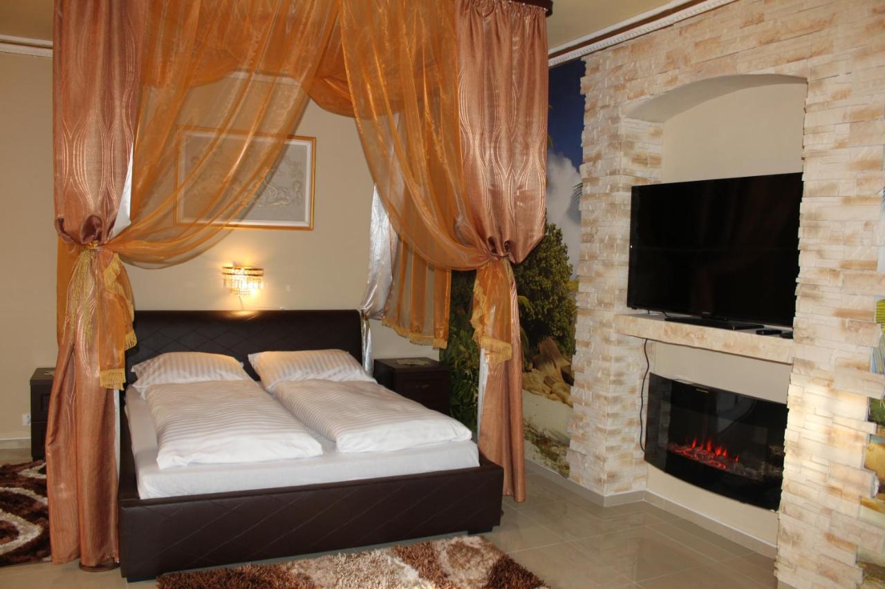Palac Ogrodowa Tarnowskie Góry Chambre photo